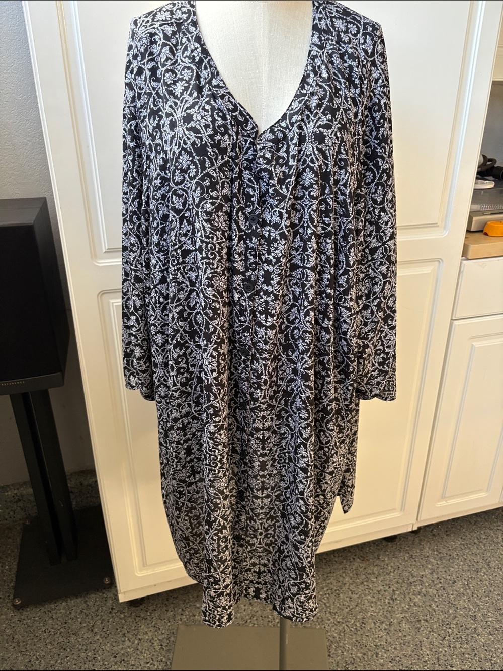 Catherines Black and White Floral V-Neck Long Sleeve Dress